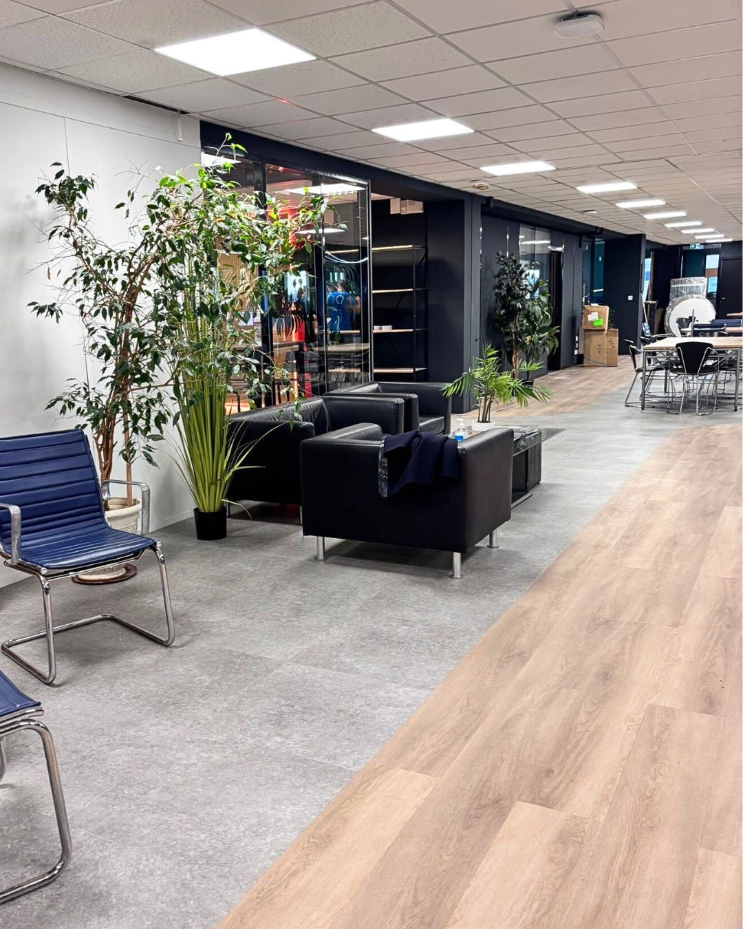 Wood Meets Stone: A Bold Fusion of Texture and Tone